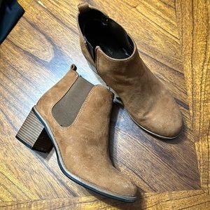 Women’s Sonoma Booties size 8.5